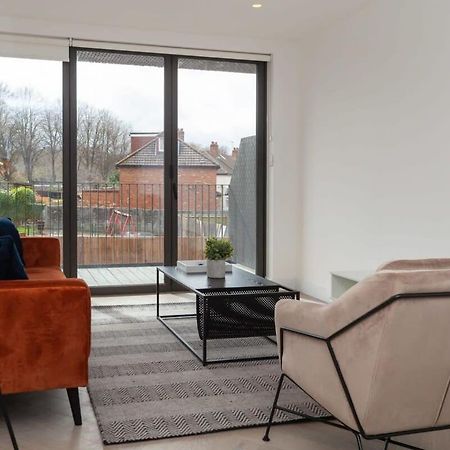 Modern 2 Bedroom Apartment In Wimbledon ロンドン エクステリア 写真