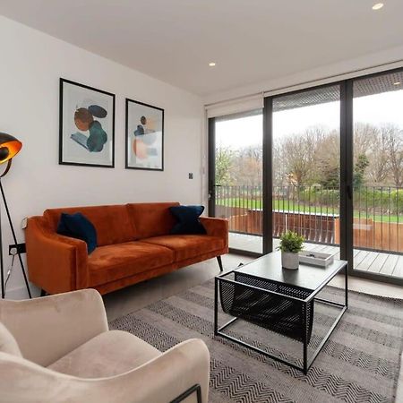 Modern 2 Bedroom Apartment In Wimbledon ロンドン エクステリア 写真