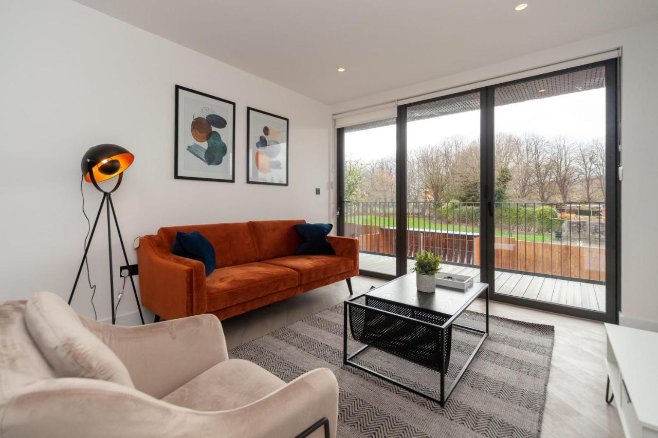 Modern 2 Bedroom Apartment In Wimbledon ロンドン エクステリア 写真