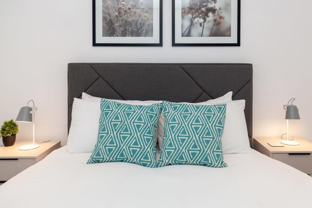 Modern 2 Bedroom Apartment In Wimbledon ロンドン エクステリア 写真